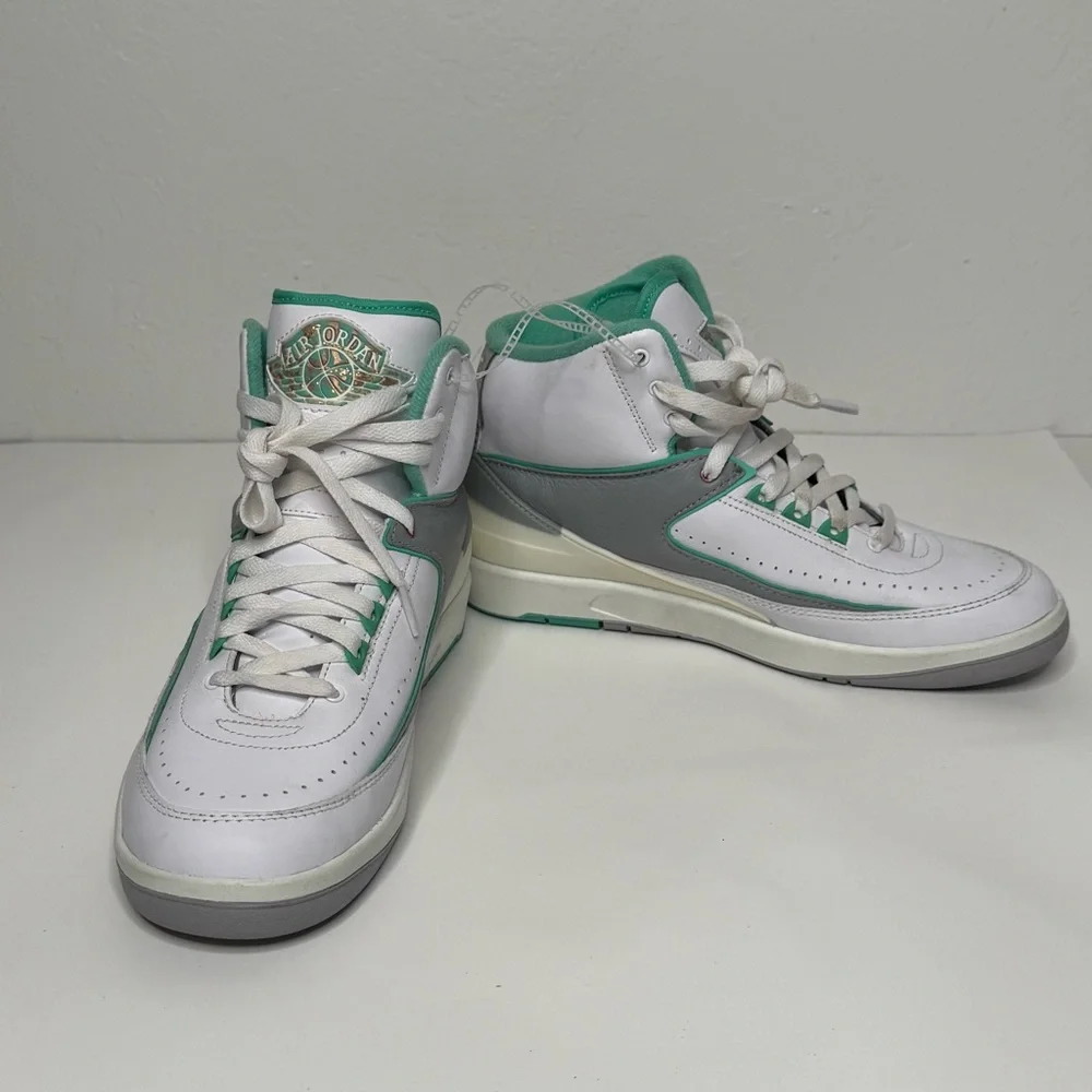 Nike Air Jordan 2 Retro Shoes Womens Size 10.5 Sneakers Crystal Mint‎ White